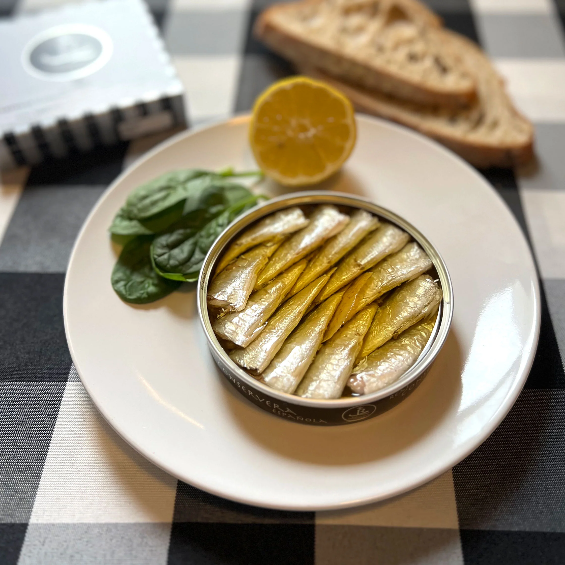 Real Conservera Española Small Sardines with Lemon in Olive Oil 10/14 - Image 3
