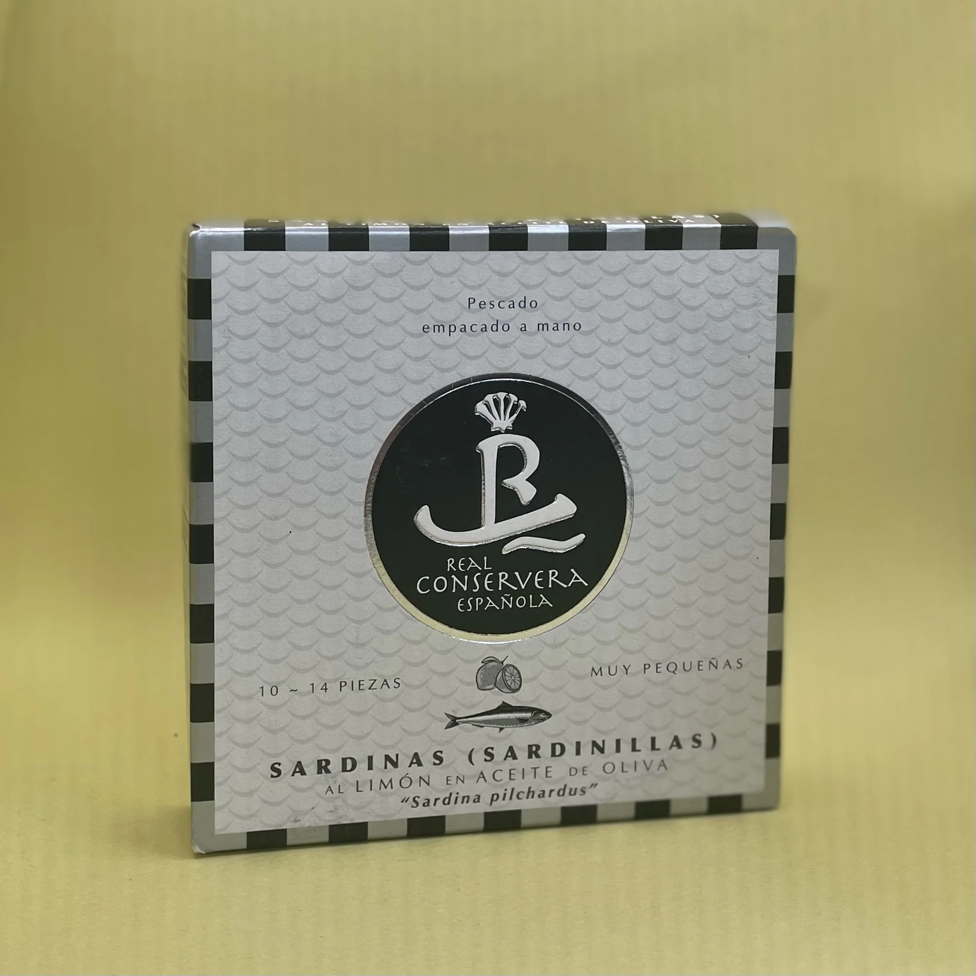 Real Conservera Española Small Sardines with Lemon in Olive Oil 10/14 - Image 5